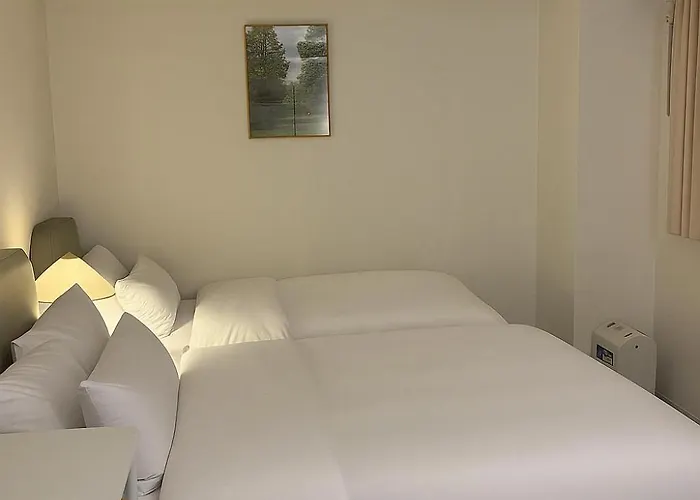 Hello Hostel
