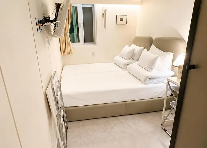 Hello Hostel *